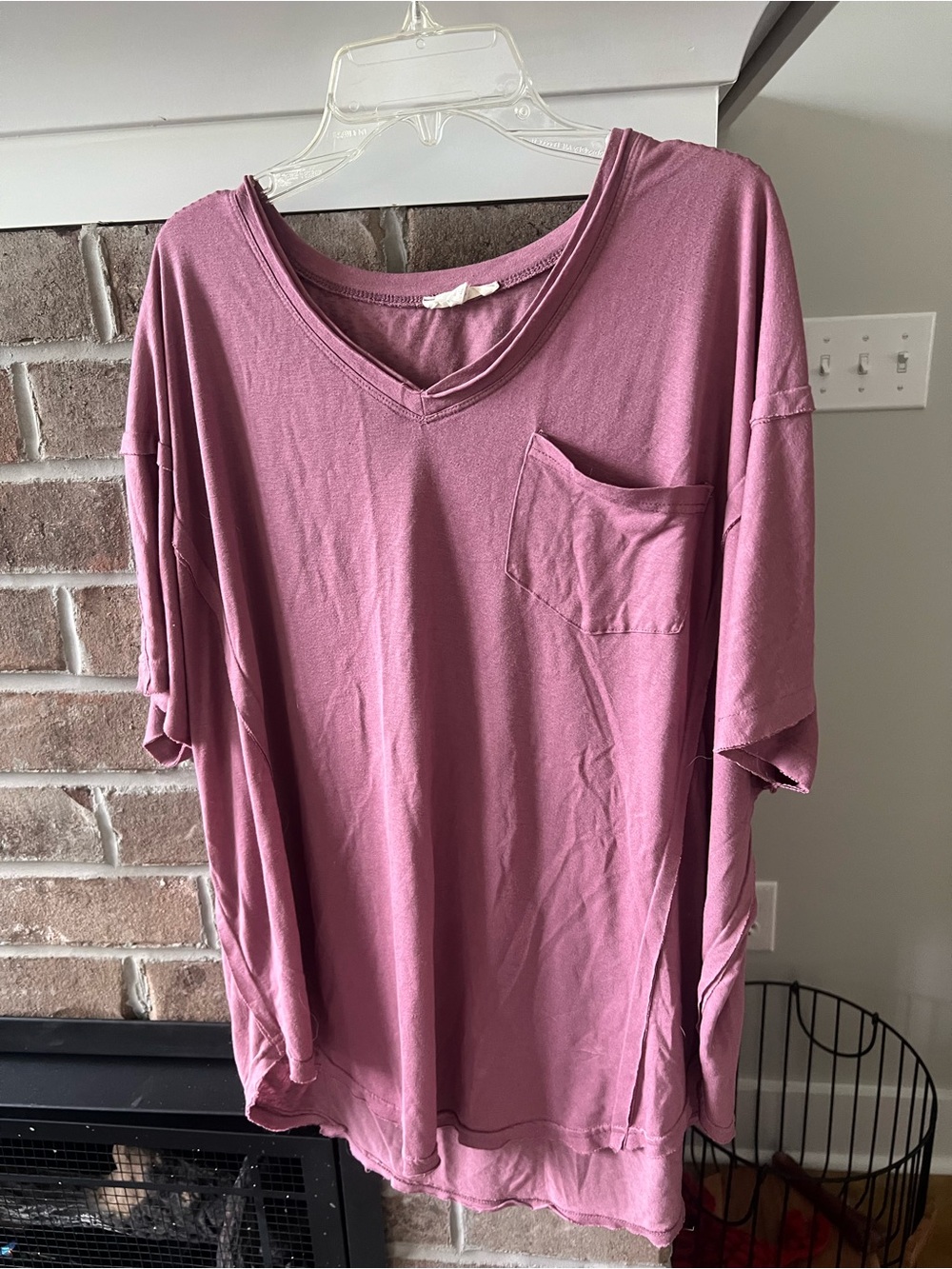 easel Mauve-Pink V-Neck Pocket Tee